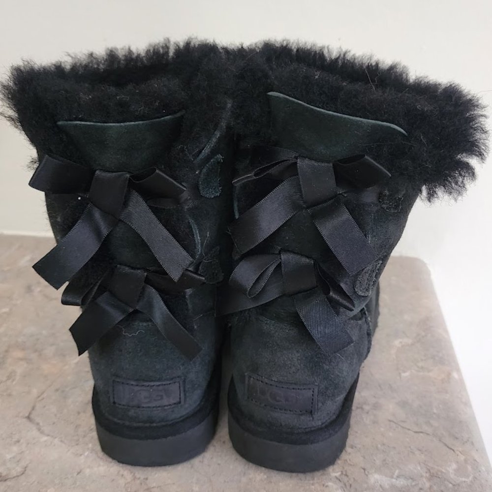 Bailey Bow Ugg Boots Size 5